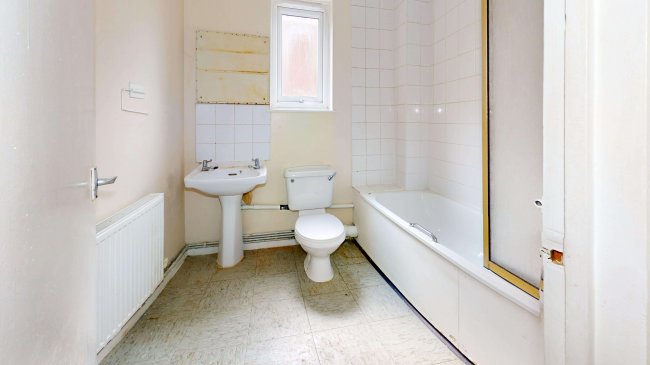 Flat 4, 79 Devonshire Road, Colliers Wood, London, SW19 2EW 2