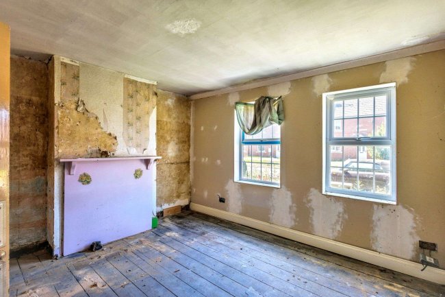 73 Midland Road, Thrapston, Kettering NN14 4JS 5