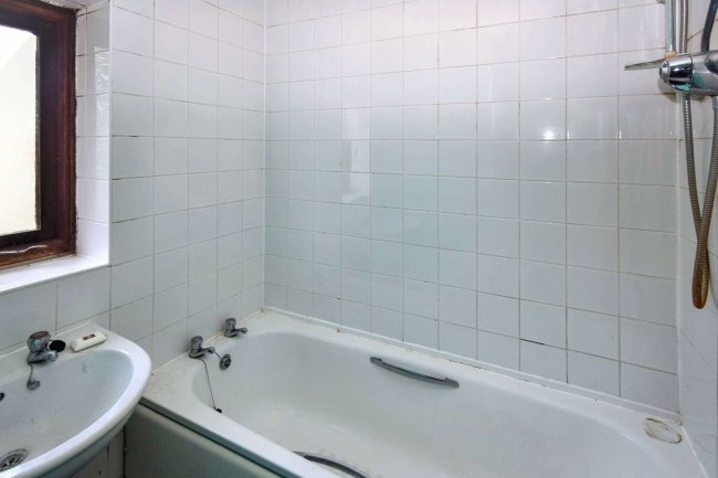 72 Poplar Road, Loughborough, Leicestershire, LE11 2JT 6