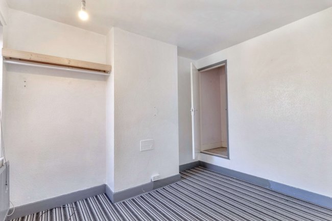 37 Edward Road, Leicester, Leicestershire, LE2 1TF 1