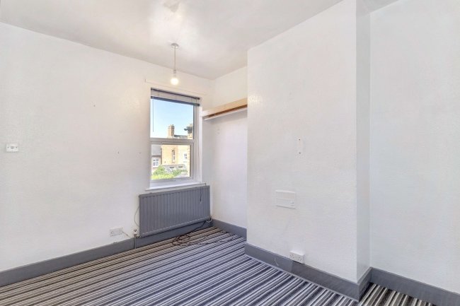 37 Edward Road, Leicester, Leicestershire, LE2 1TF 1