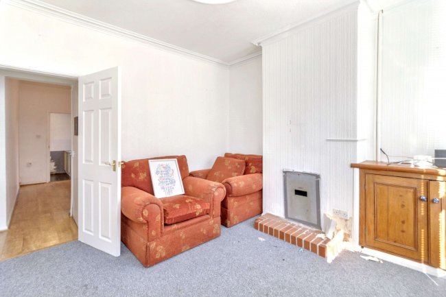 37 Edward Road, Leicester, Leicestershire, LE2 1TF 1