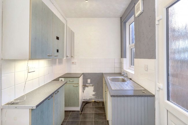 37 Edward Road, Leicester, Leicestershire, LE2 1TF 1