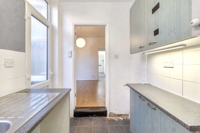 37 Edward Road, Leicester, Leicestershire, LE2 1TF 1