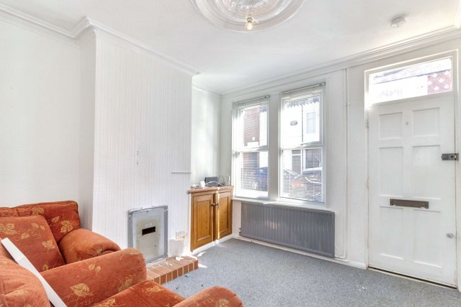 37 Edward Road, Leicester, Leicestershire, LE2 1TF 1