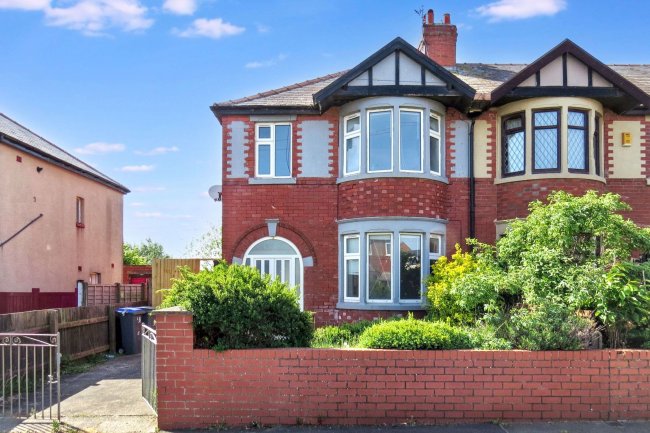 6 Buckley Crescent, Thornton-Cleveleys, FY5 1RH 1