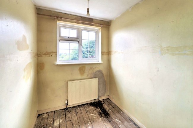 45 Southdale Road, Carlton, Nottingham, NG4 1EU 6