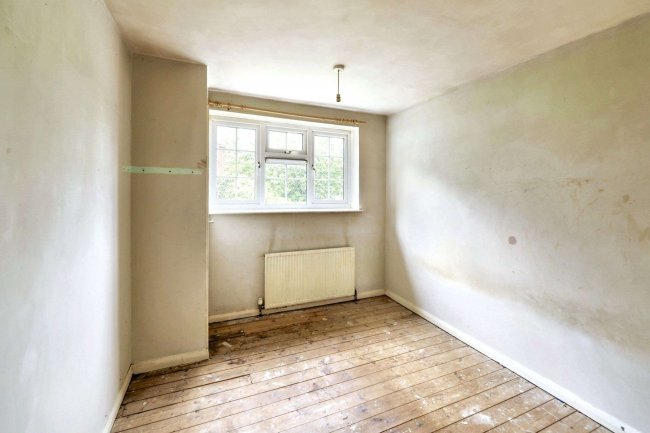 45 Southdale Road, Carlton, Nottingham, NG4 1EU 6