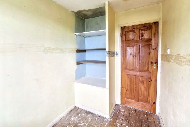 45 Southdale Road, Carlton, Nottingham, NG4 1EU 6