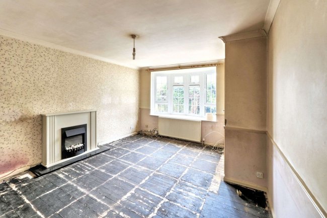 45 Southdale Road, Carlton, Nottingham, NG4 1EU 6