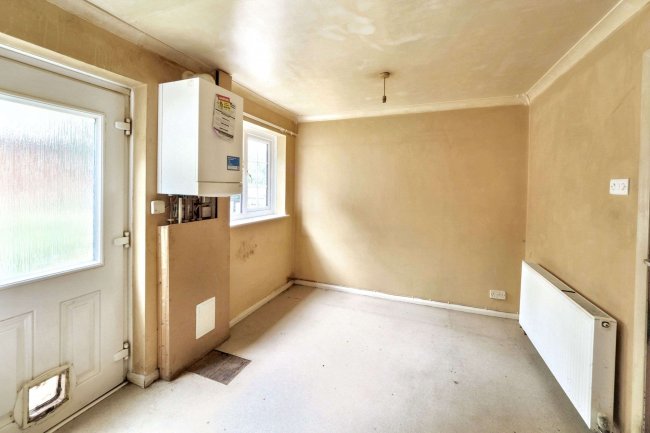 45 Southdale Road, Carlton, Nottingham, NG4 1EU 6