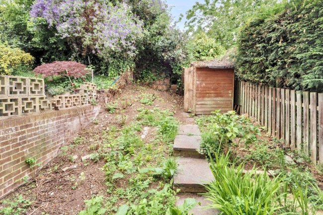 45 Southdale Road, Carlton, Nottingham, NG4 1EU 6