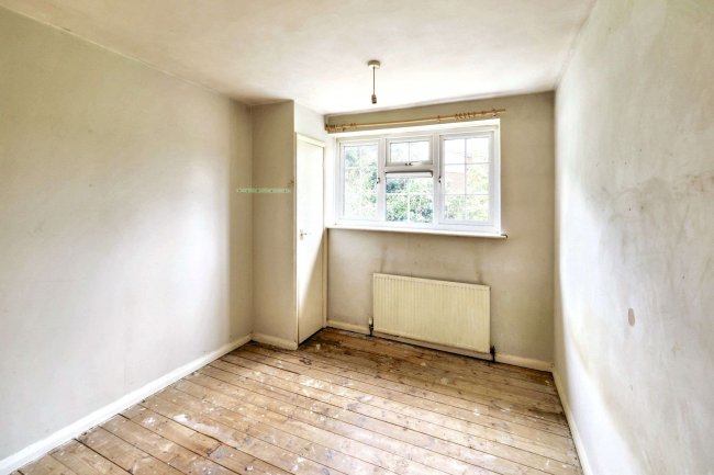 45 Southdale Road, Carlton, Nottingham, NG4 1EU 6