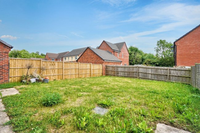 18 Windsor Way, Measham, Swadlincote, Derbyshire DE12 7NJ 9