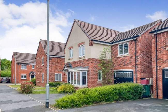 18 Windsor Way, Measham, Swadlincote, Derbyshire DE12 7NJ 9