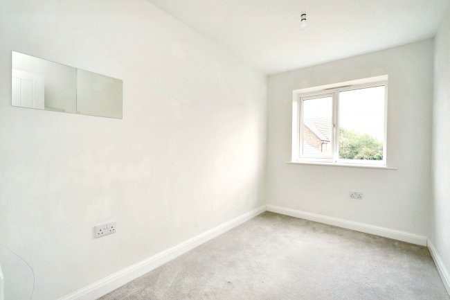 18 Windsor Way, Measham, Swadlincote, Derbyshire DE12 7NJ 9