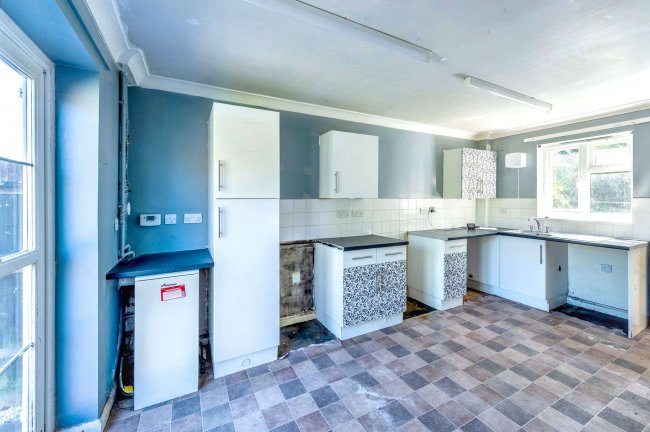 9 Nugent Close, Dunsfold, Godalming, Surrey, GU8 4NW 1