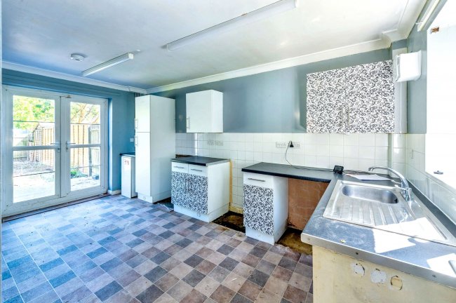 9 Nugent Close, Dunsfold, Godalming, Surrey, GU8 4NW 1