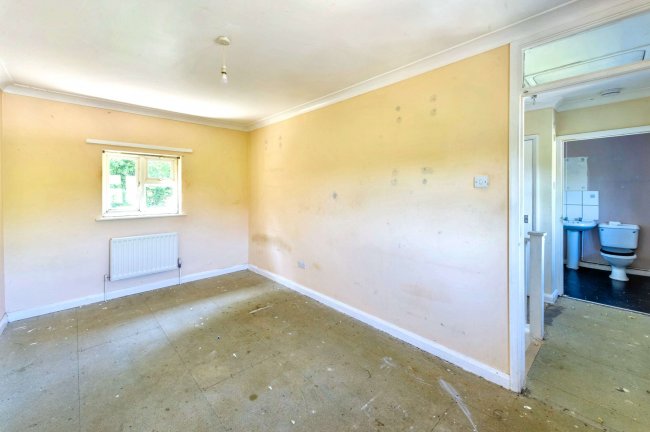 9 Nugent Close, Dunsfold, Godalming, Surrey, GU8 4NW 1