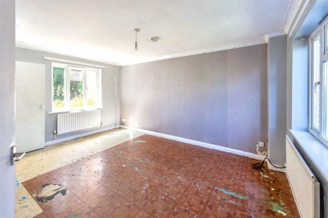 9 Nugent Close, Dunsfold, Godalming, Surrey, GU8 4NW 1