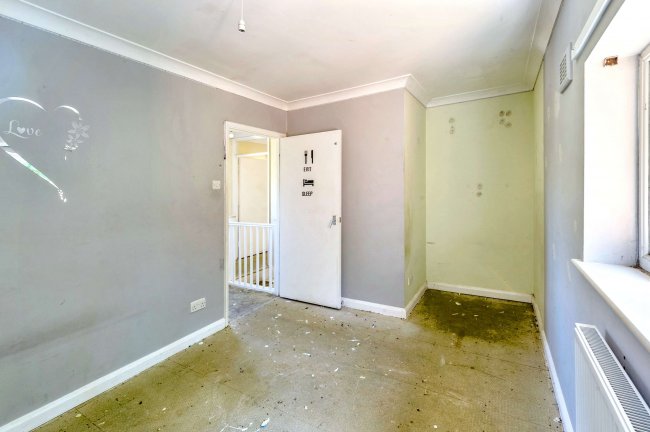 9 Nugent Close, Dunsfold, Godalming, Surrey, GU8 4NW 1