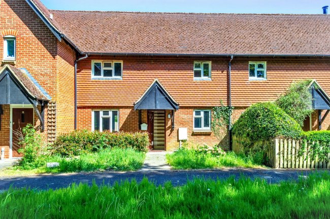 9 Nugent Close, Dunsfold, Godalming, Surrey, GU8 4NW 1