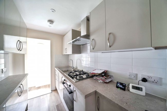 7 Daniel Close, Edmonton, London, N18 2NR 3