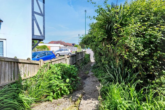 22 West View Drive, Yapton, Arundel, BN18 0JR 2