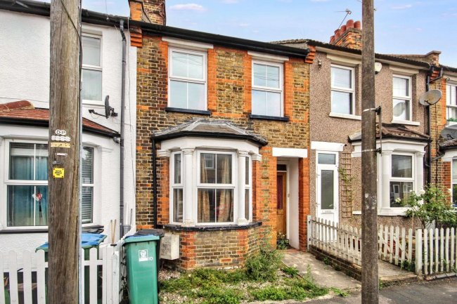 10 Elfrida Road, Watford, WD18 0AT 4