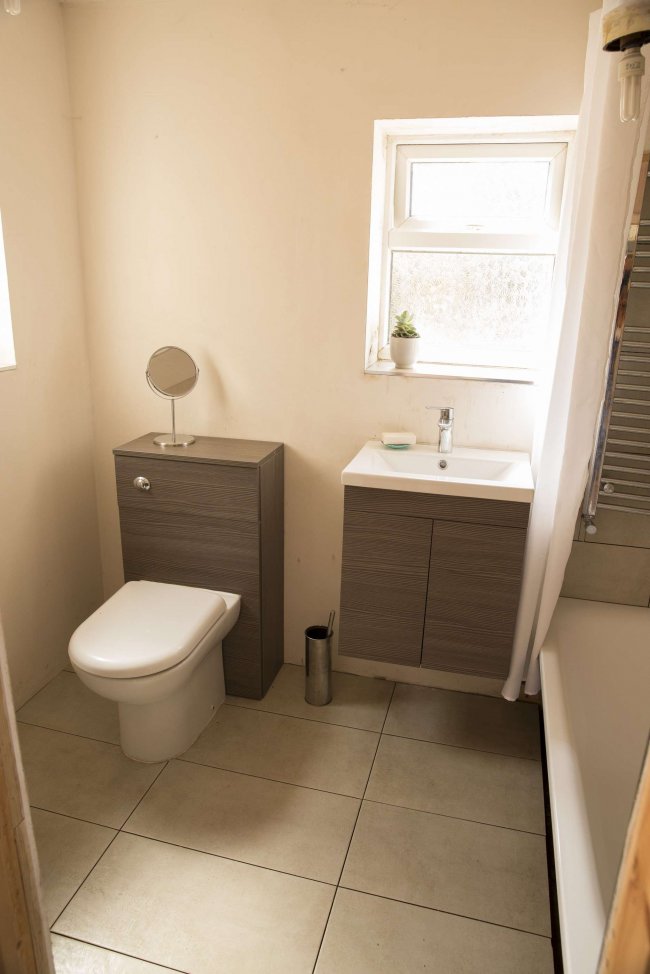 21 Oldfield Road, Hampton, TW12 2AD 4