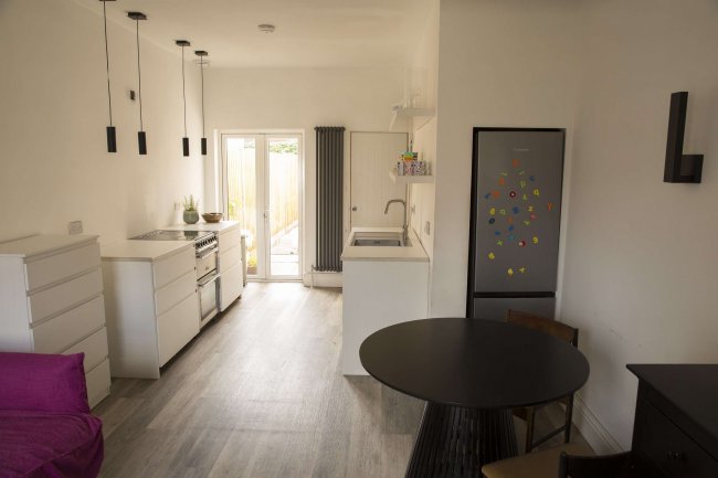 21 Oldfield Road, Hampton, TW12 2AD 4