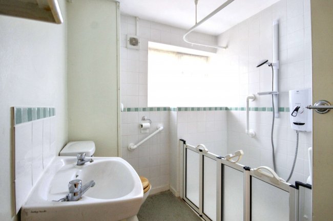 27A Mead Way, Bushey, WD23 2DH 7