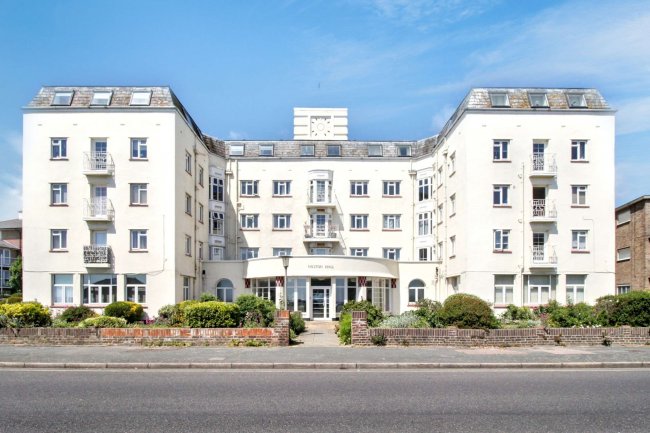 Flat 9B Oulton Hall, 79 Marine Parade East, Clacton-on-Sea, CO15 6JU 5