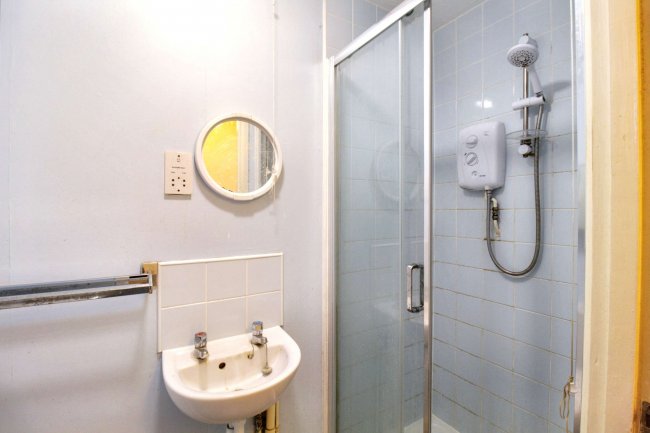 Flat 9B Oulton Hall, 79 Marine Parade East, Clacton-on-Sea, CO15 6JU 5