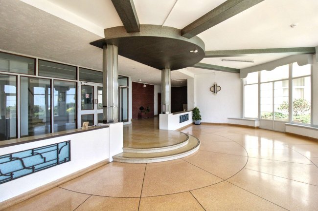 Flat 9B Oulton Hall, 79 Marine Parade East, Clacton-on-Sea, CO15 6JU 5