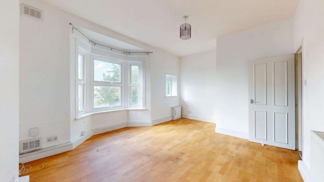 Flat B, 14 St Pauls Road, Thornton Heath, CR7 8NB 3