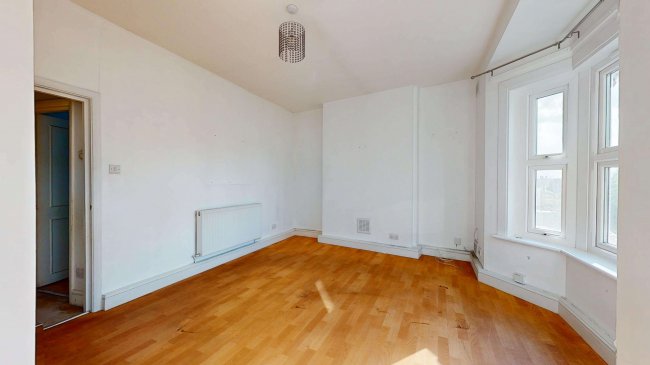 Flat B, 14 St Pauls Road, Thornton Heath, CR7 8NB 3