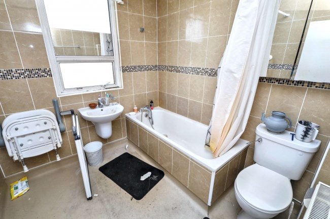 50 Fleetwood Road, London, NW10 1NL 10