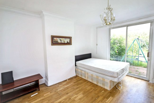 50 Fleetwood Road, London, NW10 1NL 10