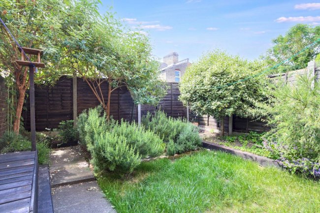 10 Cheshunt Road, Forest Gate, London, E7 8JD 8