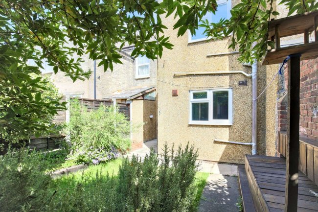 10 Cheshunt Road, Forest Gate, London, E7 8JD 8