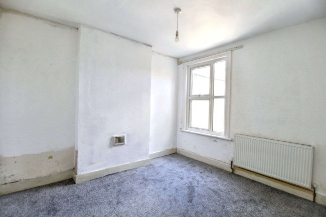 1 Dickens Road, East Ham, London E6 3BX 5