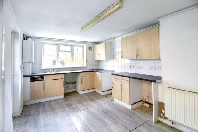 1 Dickens Road, East Ham, London E6 3BX 5