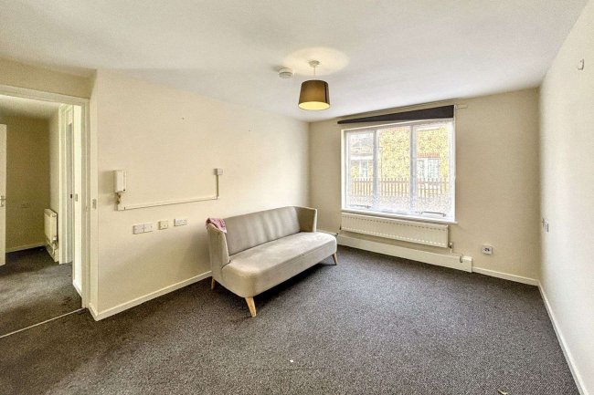 46 Copperfield Drive, Tottenham, London N15 4UF 1