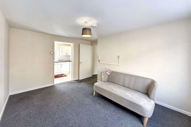 46 Copperfield Drive, Tottenham, London N15 4UF 1