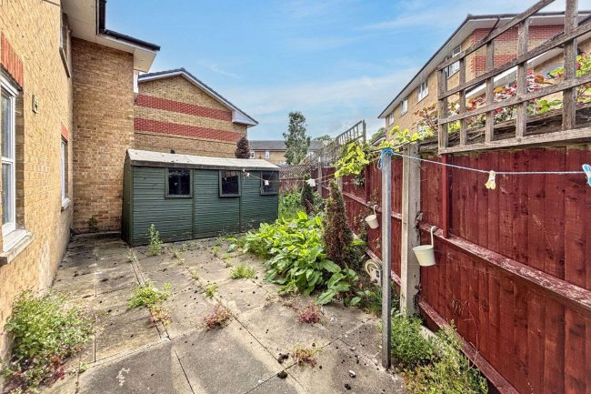 46 Copperfield Drive, Tottenham, London N15 4UF 1