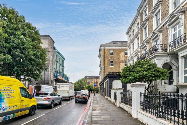 Flat 5, 2b Redcliffe Gardens, Chelsea, London SW10 9EU 9
