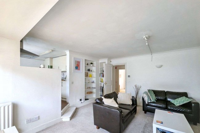 Flat 5, 2b Redcliffe Gardens, Chelsea, London SW10 9EU 9