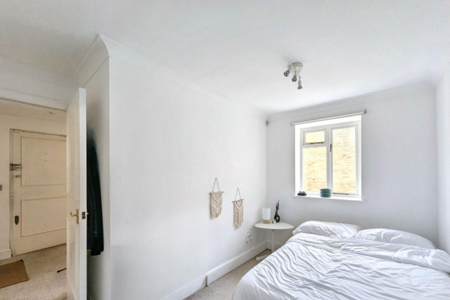 Flat 5, 2b Redcliffe Gardens, Chelsea, London SW10 9EU 9