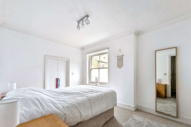 Flat 5, 2b Redcliffe Gardens, Chelsea, London SW10 9EU 9